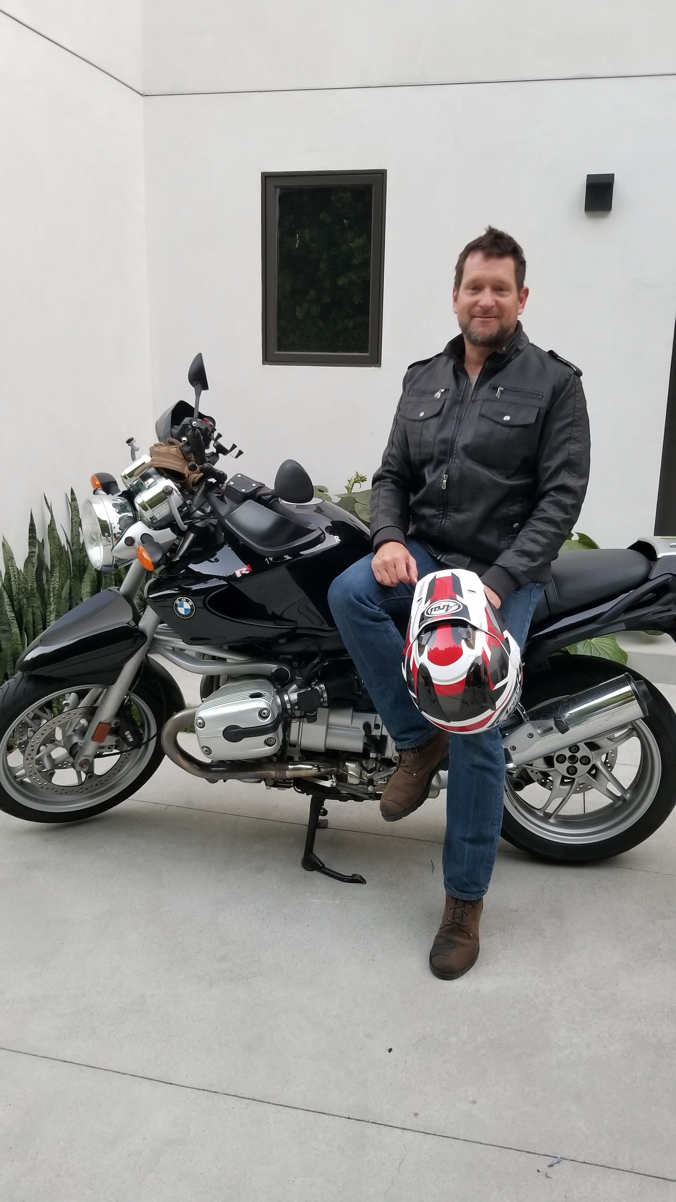 Returning rider after 22 years & my first BMW & it's the R1150r HI ...