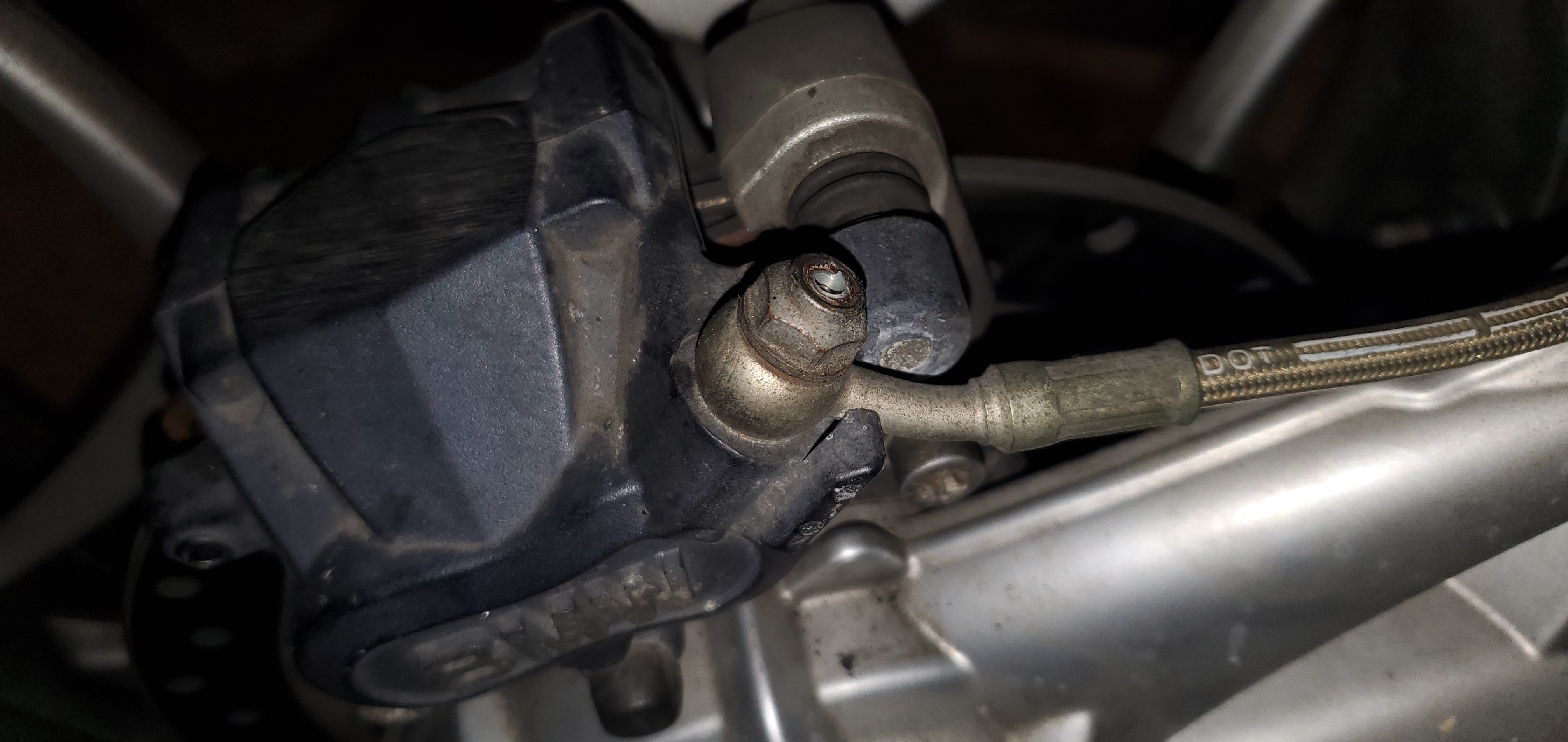 Snapped rear brake bleeder Hexheads BMWSportTouring