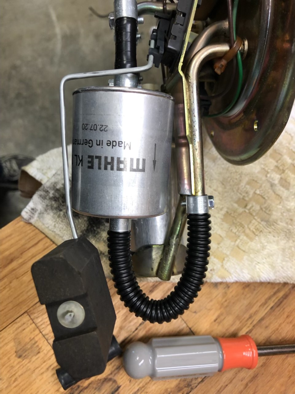 Fuel pumpfloat interference(replacing fuel lines & filter) Oilheads