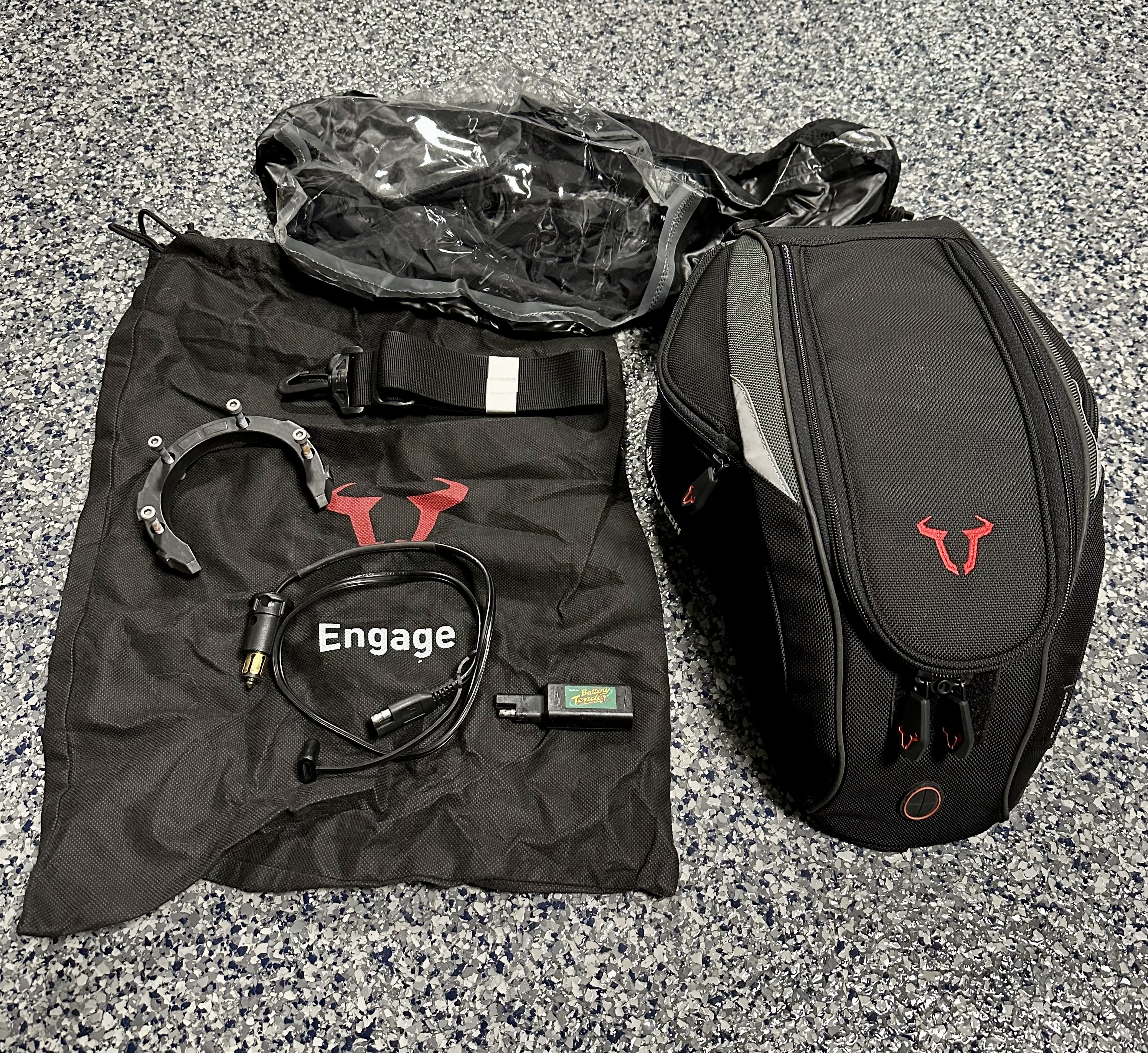 tank-bag-sw-motech-evo-engage-parts-and-accessories-bmwsporttouring