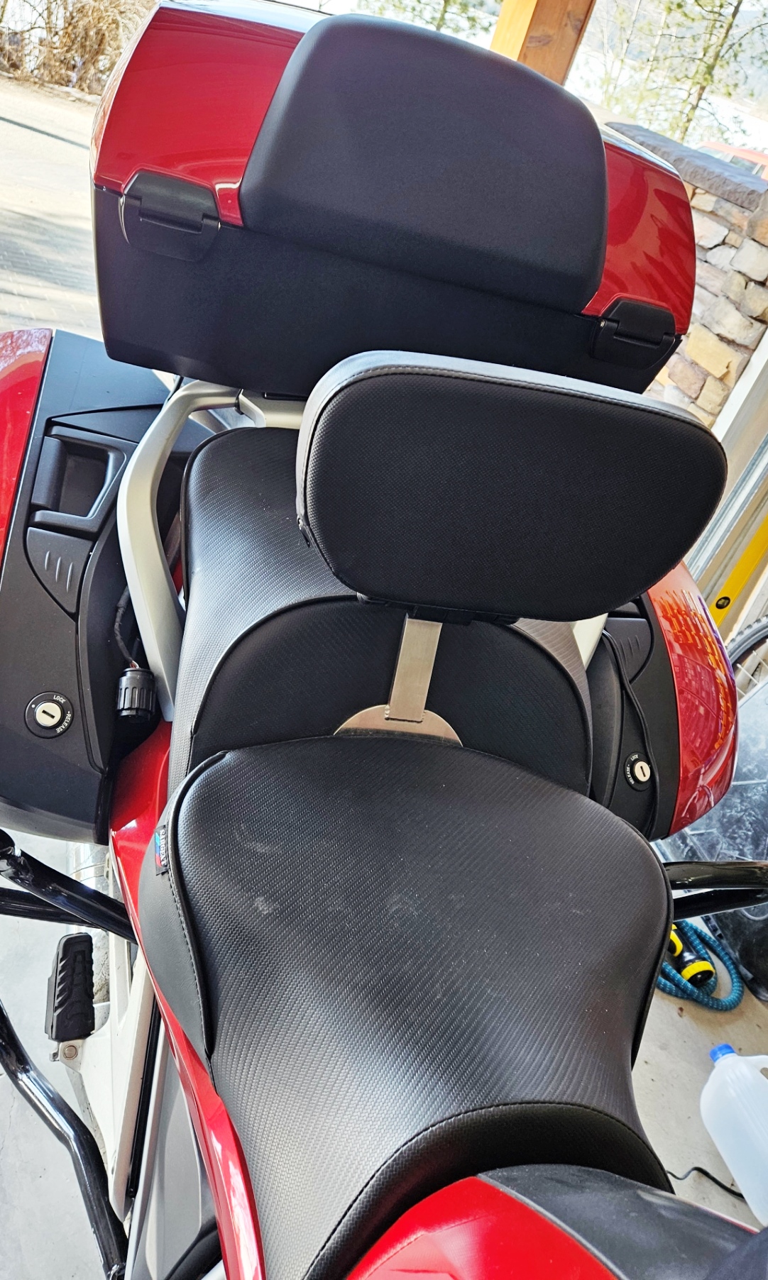 BMW R1200RT lc用　バックレスト Sargent バックレスト BMW R1250RT / R1200RT LC