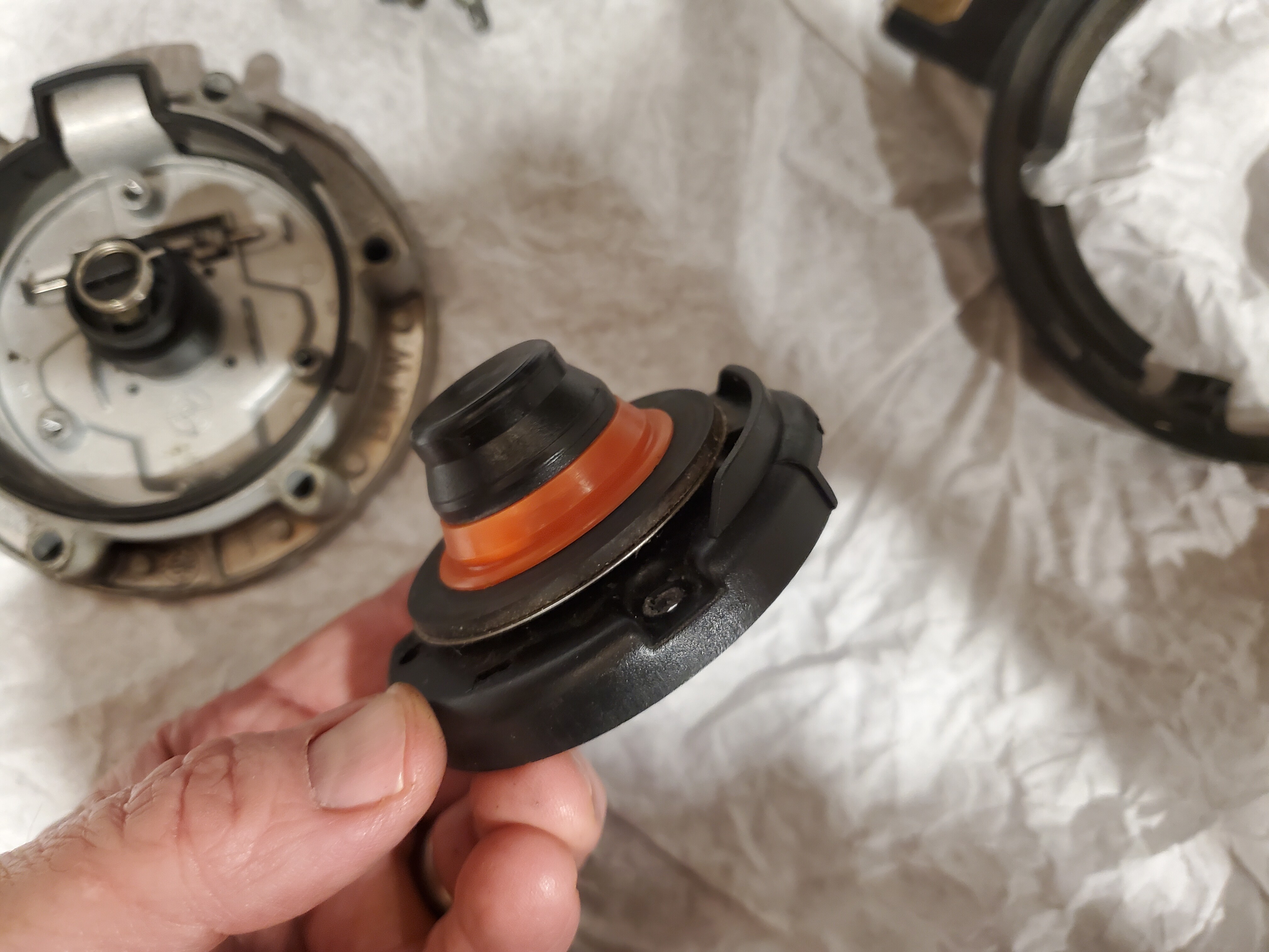 R1100, R1150, R1250GS, K1200 etc Gas Filler Cap Gasket Removal ...