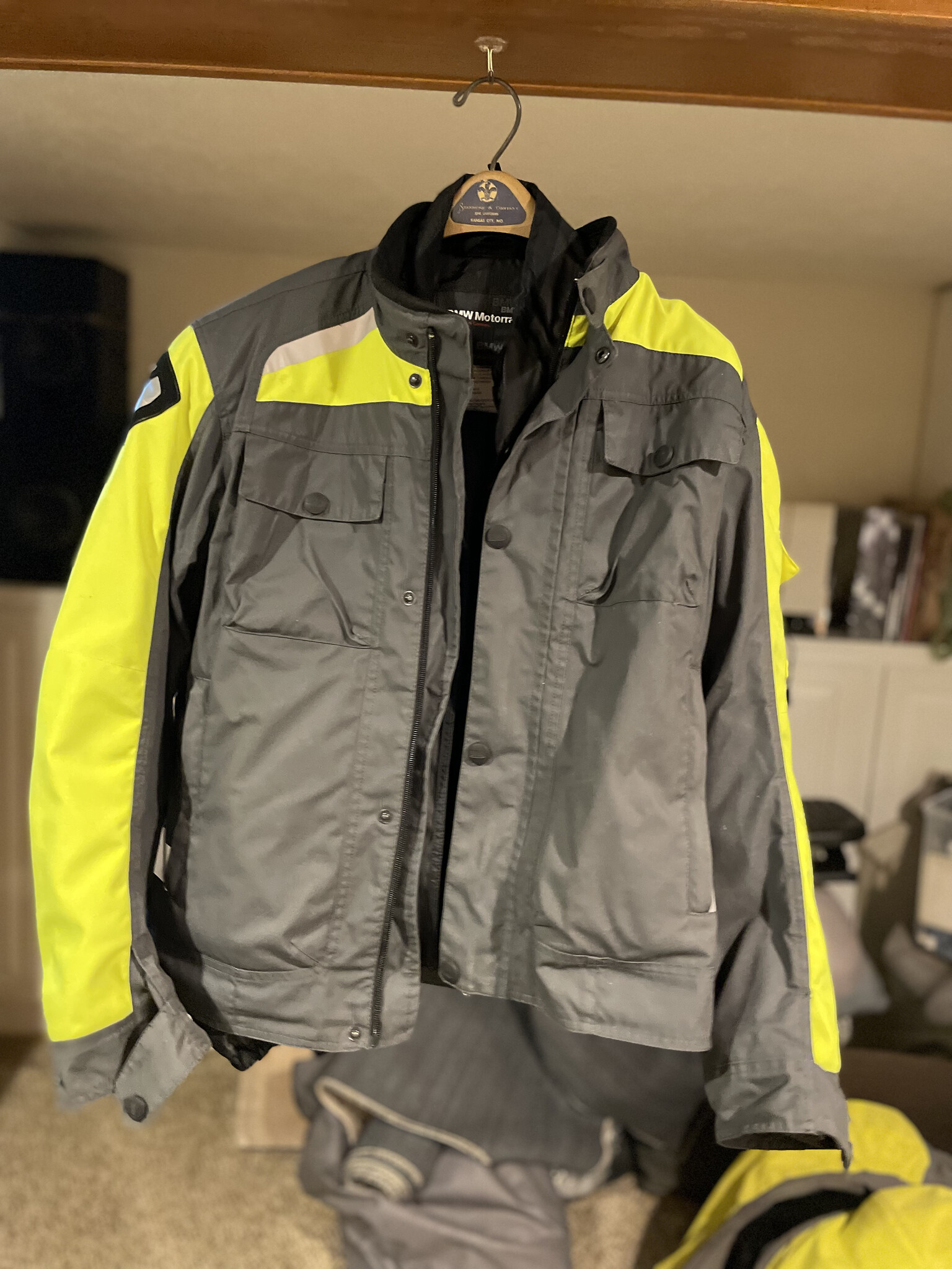 FS : BMW Grey Neonshell 52 $175+shiping - Riding Gear 